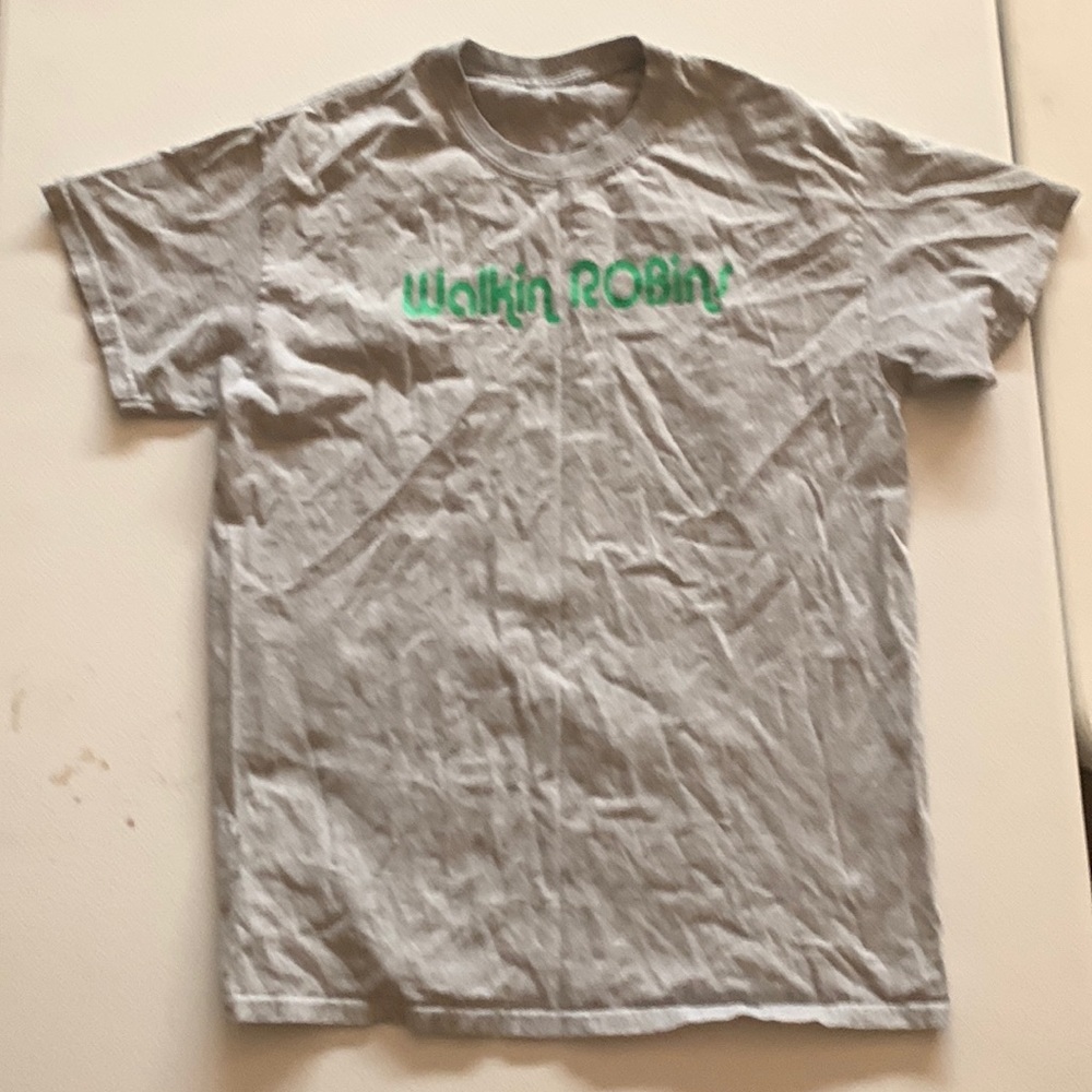 Men’s large gray walkin robins t-Shirt